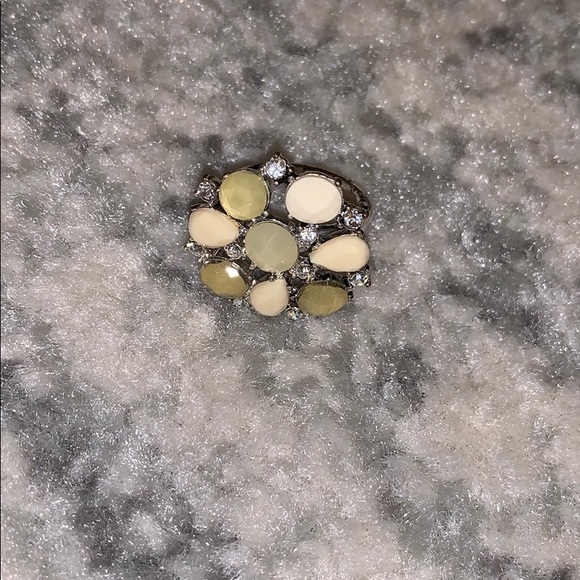 Fashion Ring - Picture 1 of 2